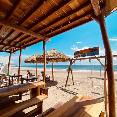 Sal Marina Restaurante Y Cabanas Salina Cruz Eksteriør billede